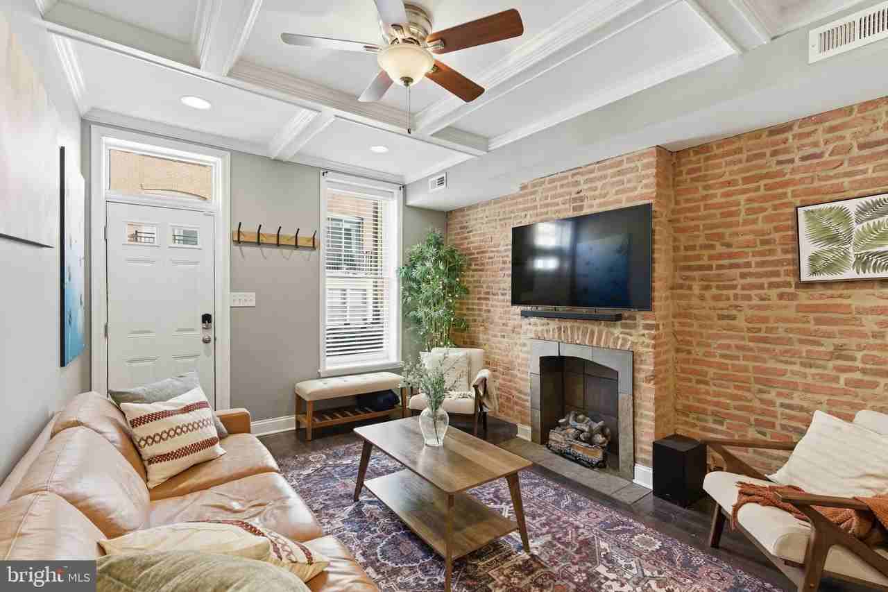 1414 Richardson St - Photo 4 of 30