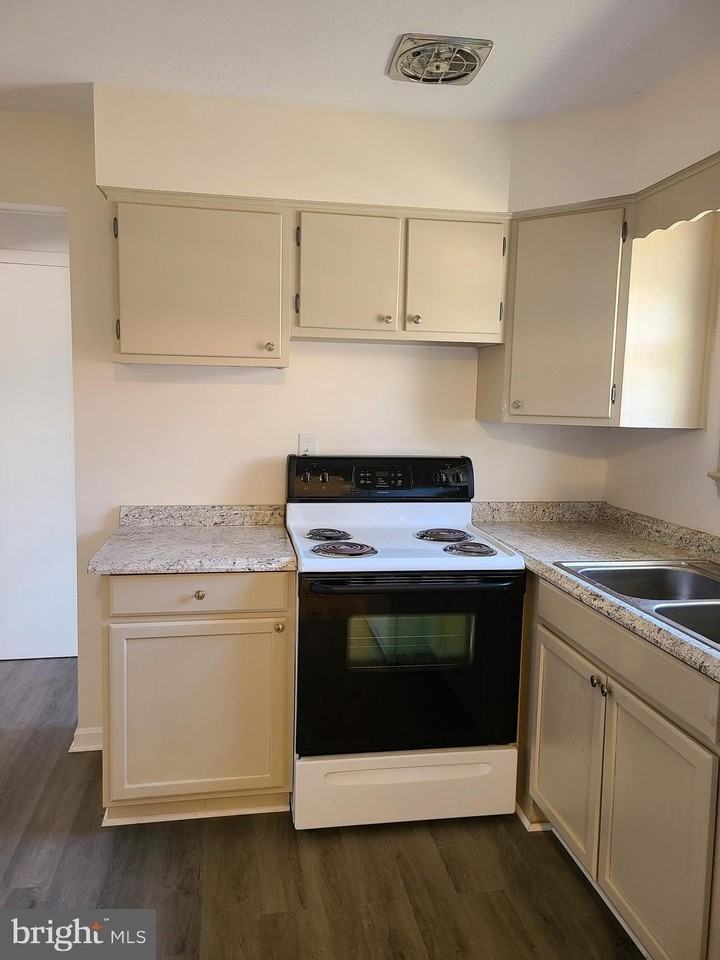 12305 Rock Point Rd - Photo 5 of 12