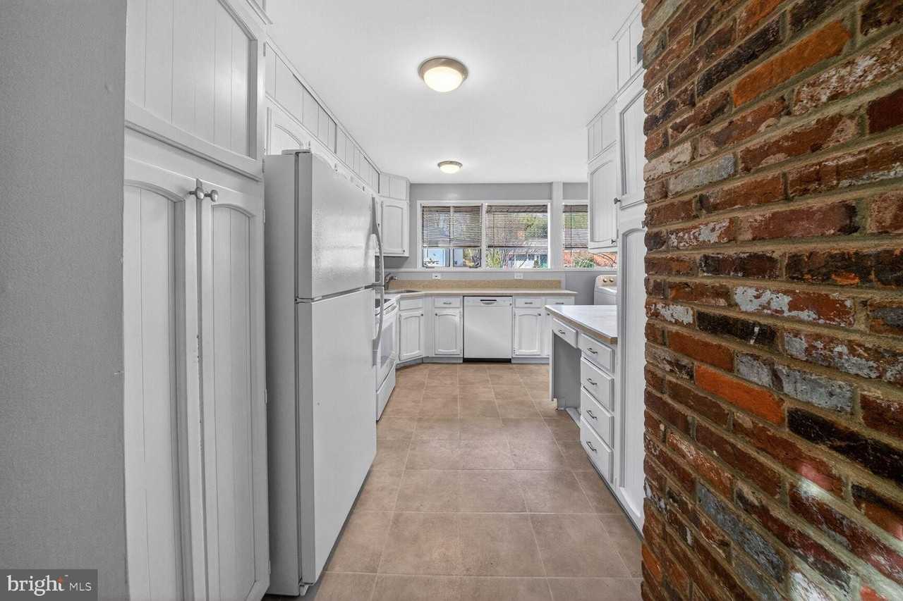 6020 Cheshire Dr - Photo 7 of 20