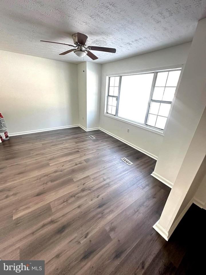 13019 Trumbull Dr - Photo 6 of 23