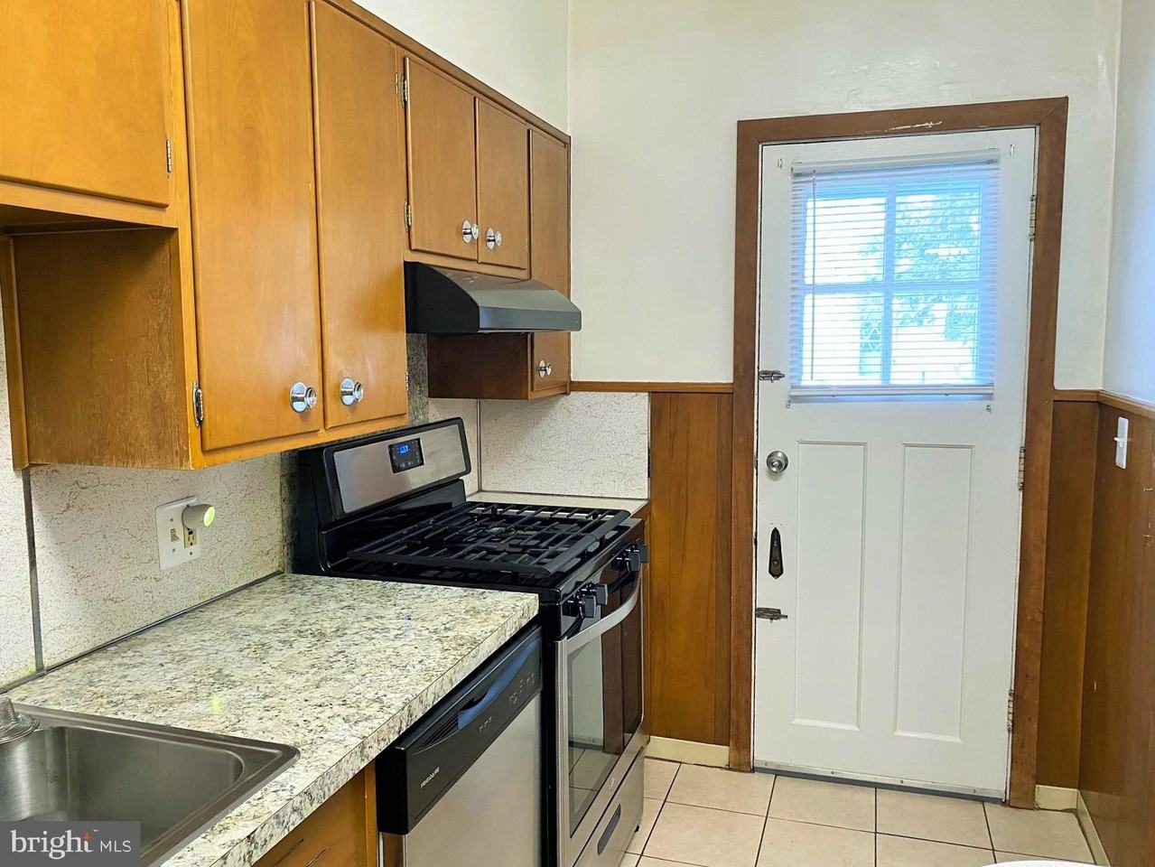 105 Cooper Ave - Photo 6 of 16