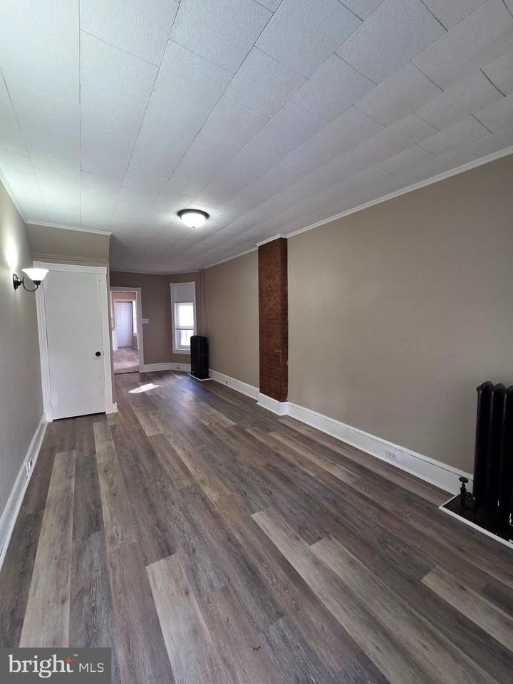 342 Linden St - Photo 2 of 13