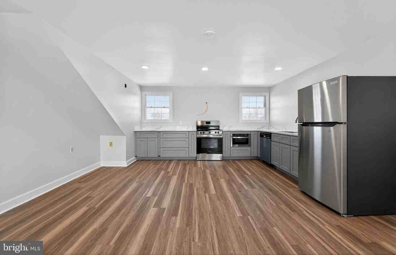 793 PENNS PARK Lane unit: C #C - Photo 4 of 18