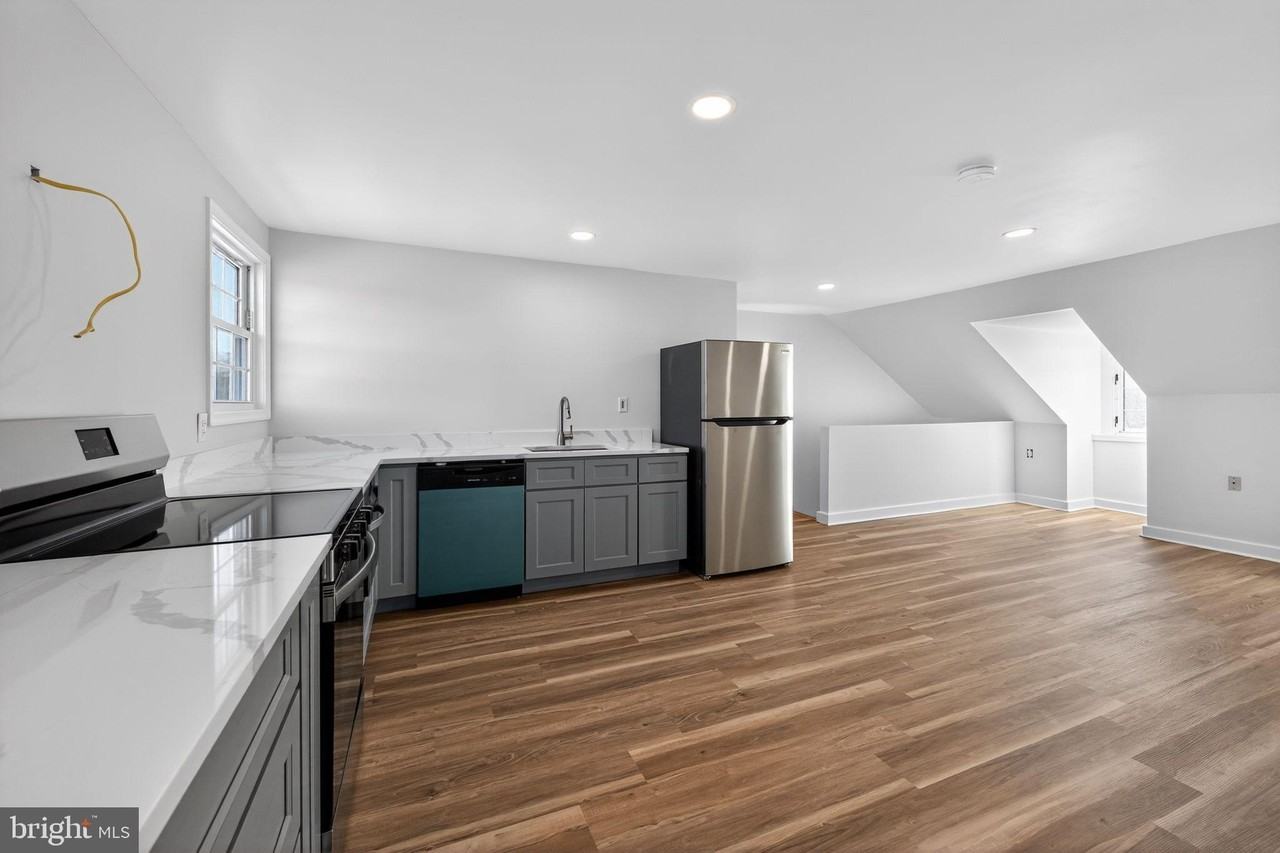 793 PENNS PARK Lane unit: C #C - Photo 5 of 18