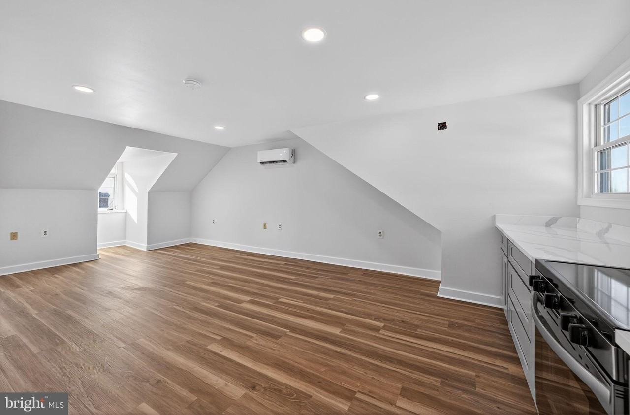 793 PENNS PARK Lane unit: C #C - Photo 7 of 18