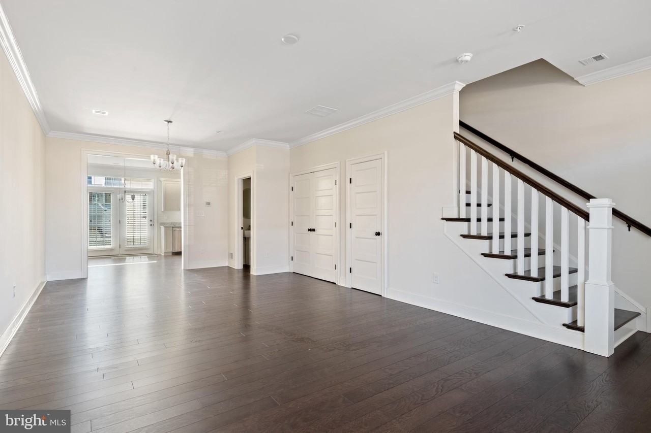 626 D St - Photo 7 of 24