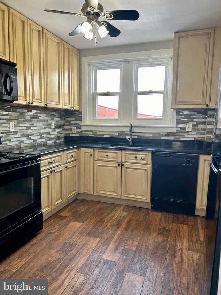 133 E Main St - Photo 6 of 21