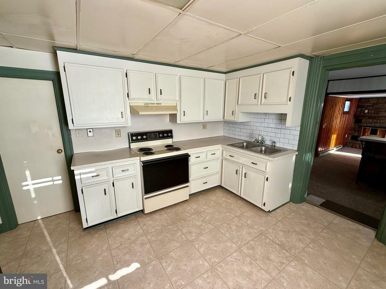 4576 LEMAR Road unit: 4 #4 - Photo 5 of 11