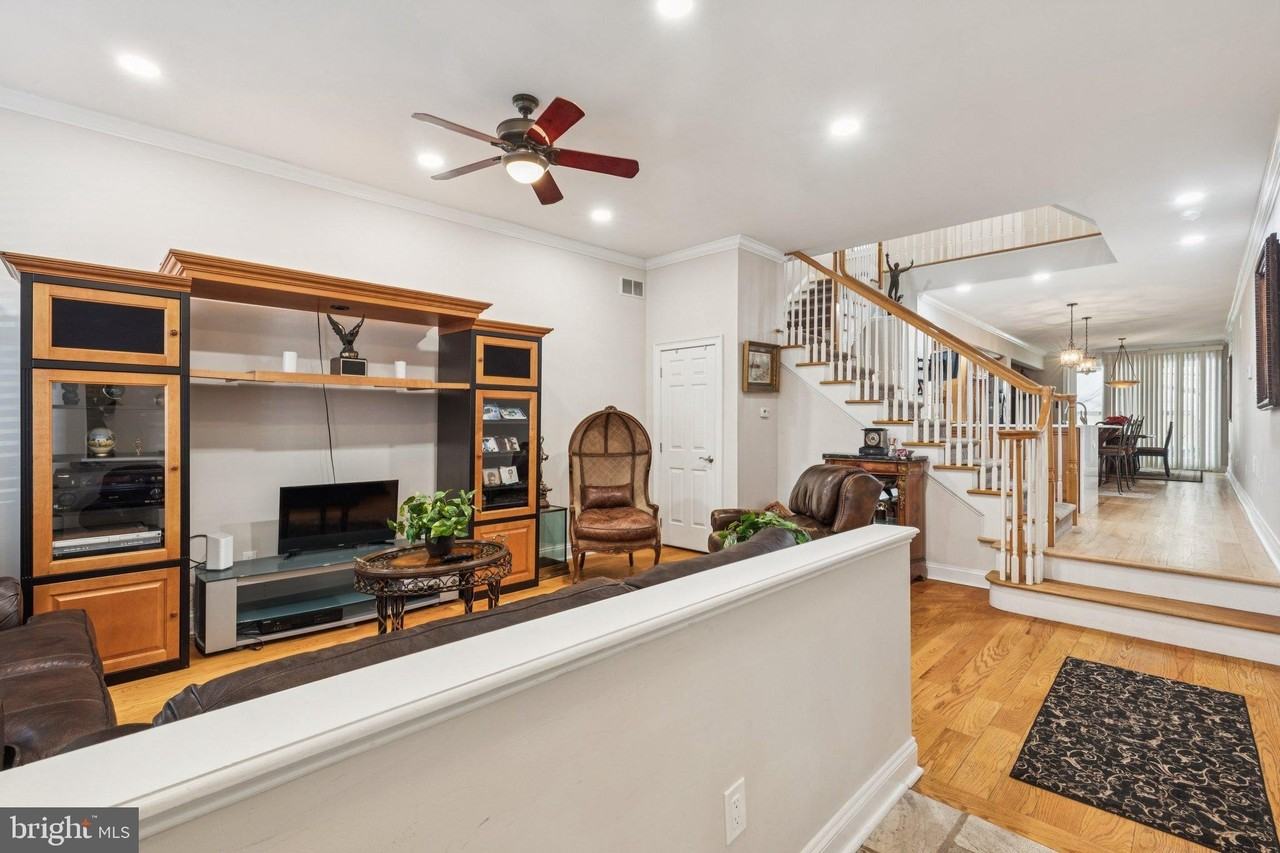 789 S 2nd St - Photo 2 of 50