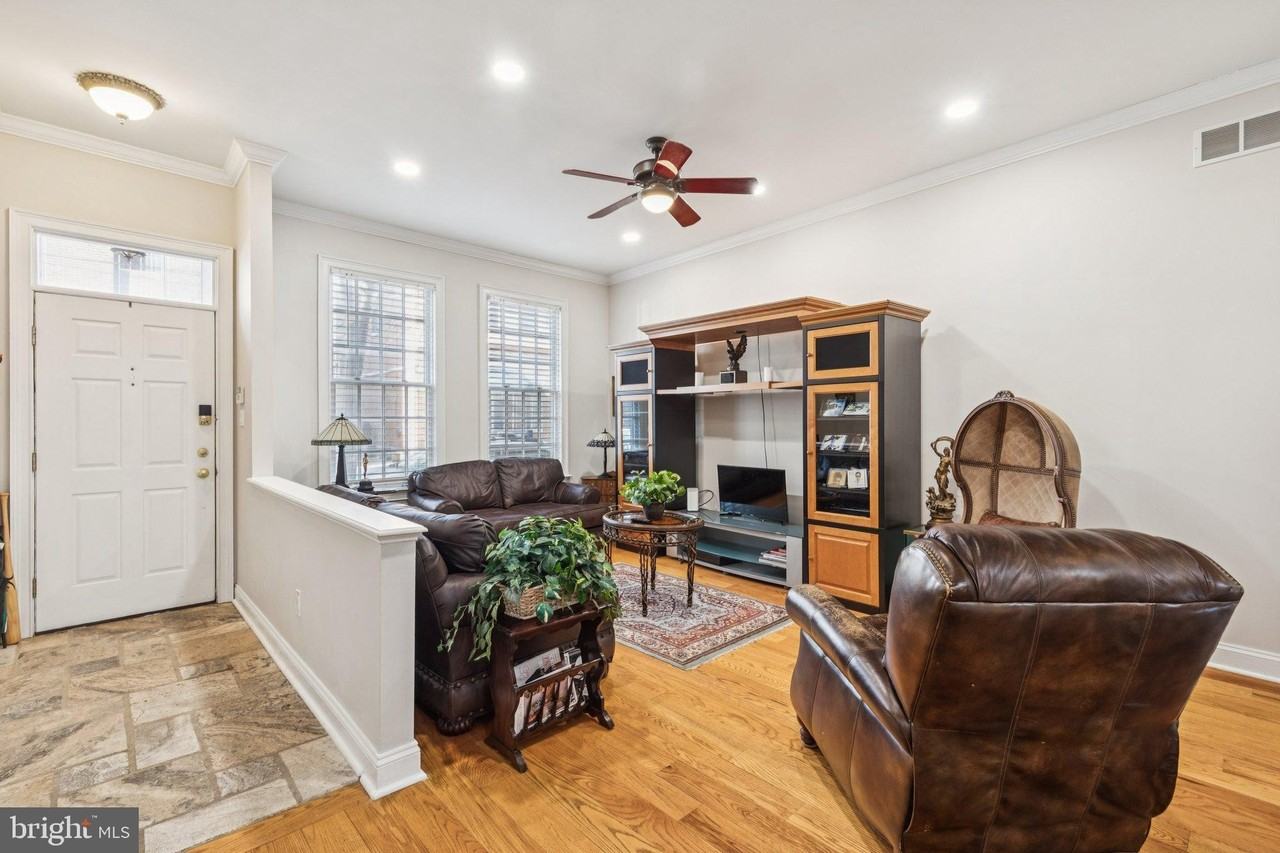 789 S 2nd St - Photo 3 of 50