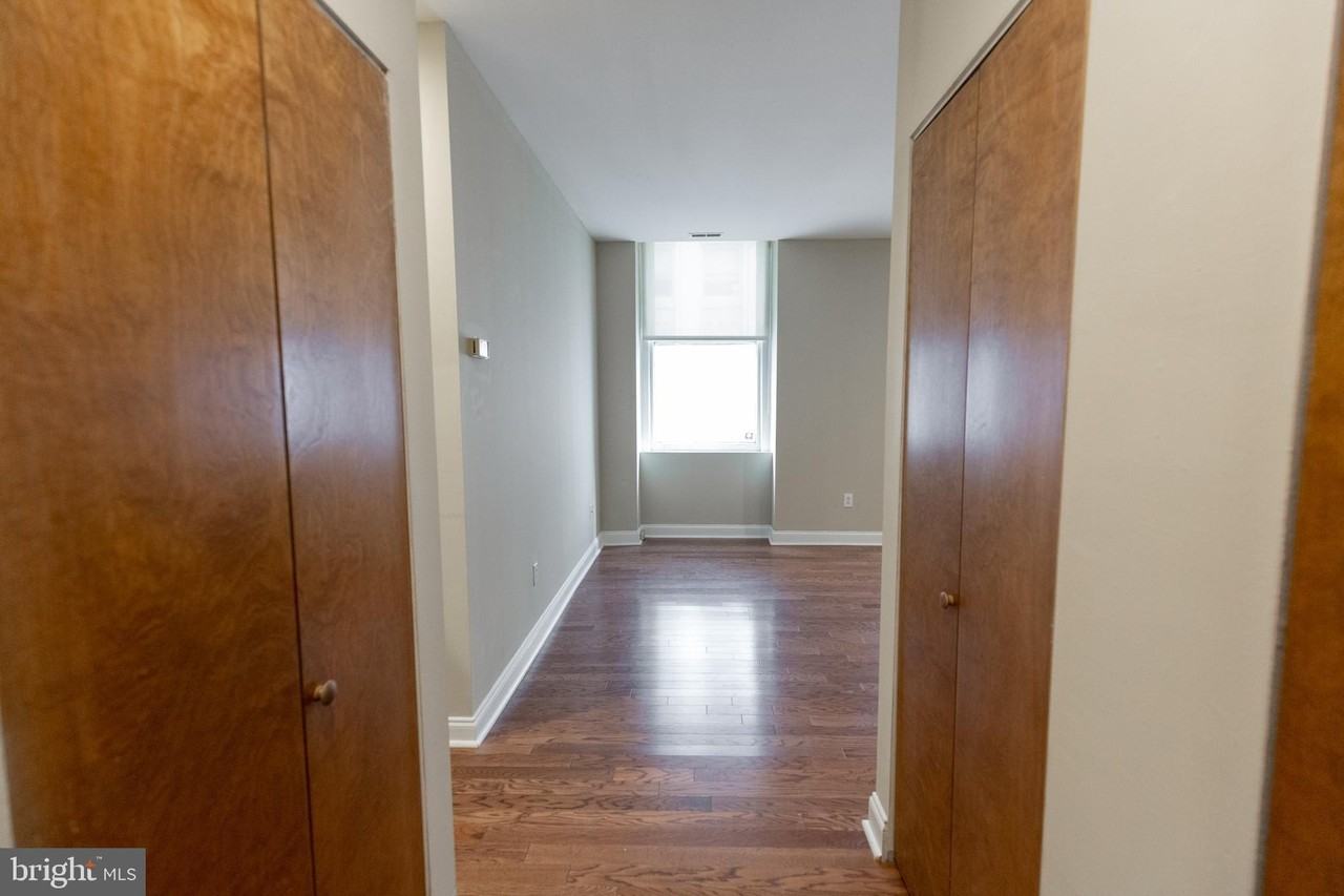 1600 Walnut St Apt 803-3 #803 - Photo 7 of 28