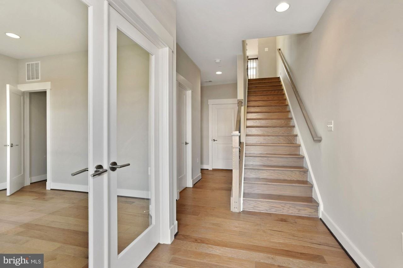 22958 Clarence Walk Ter - Photo 5 of 40