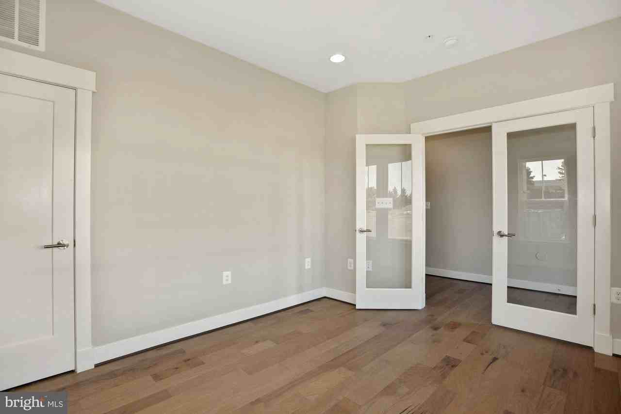 22958 Clarence Walk Ter - Photo 7 of 40