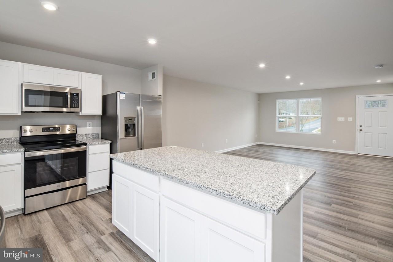 1800 Glenmere Rd - Photo 6 of 8