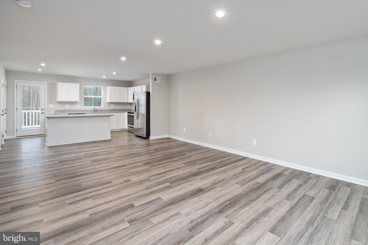 1800 Glenmere Rd - Photo 7 of 8