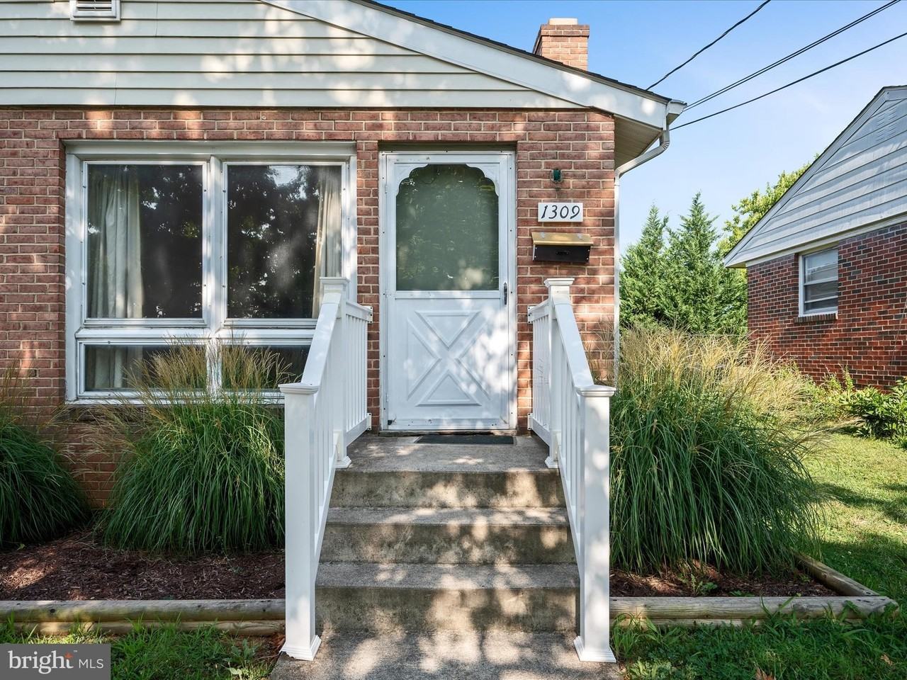 1309 Commerce St - Photo 4 of 26