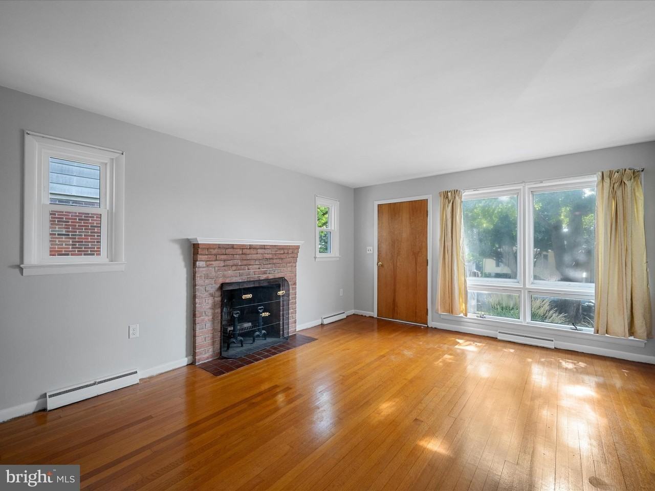 1309 Commerce St - Photo 7 of 26