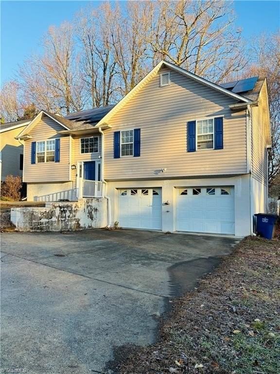 1635 Tadmore St - Photo 3 of 26