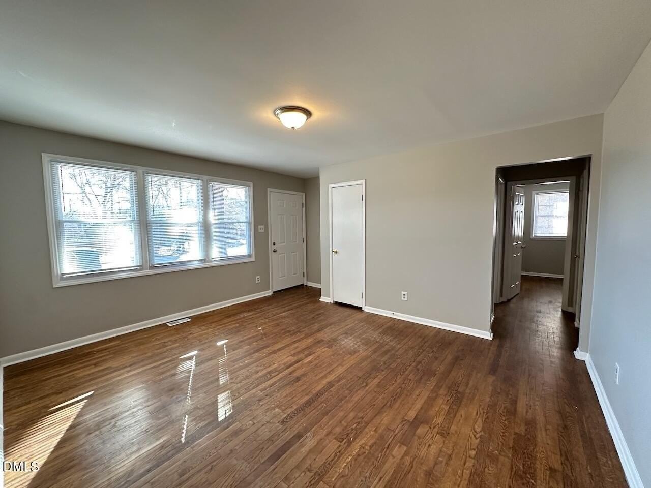 2303 Grantland Dr - Photo 6 of 16