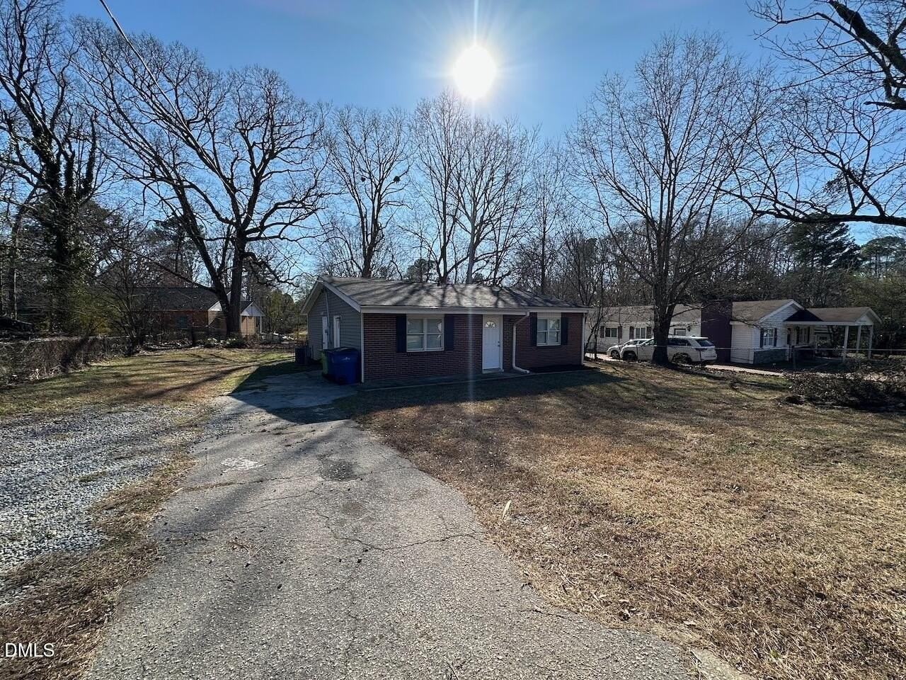 1128 Savannah Dr - Photo 3 of 21