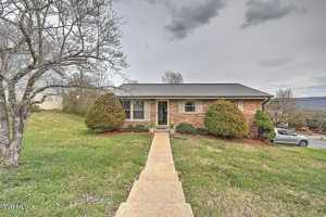 featured image of 1071 Okrina Dr