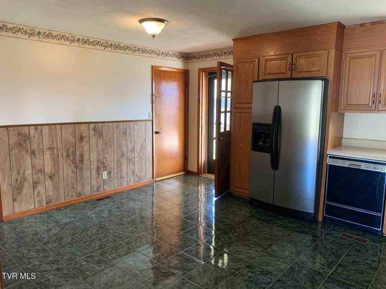 1071 Okrina Dr - Photo 3 of 13