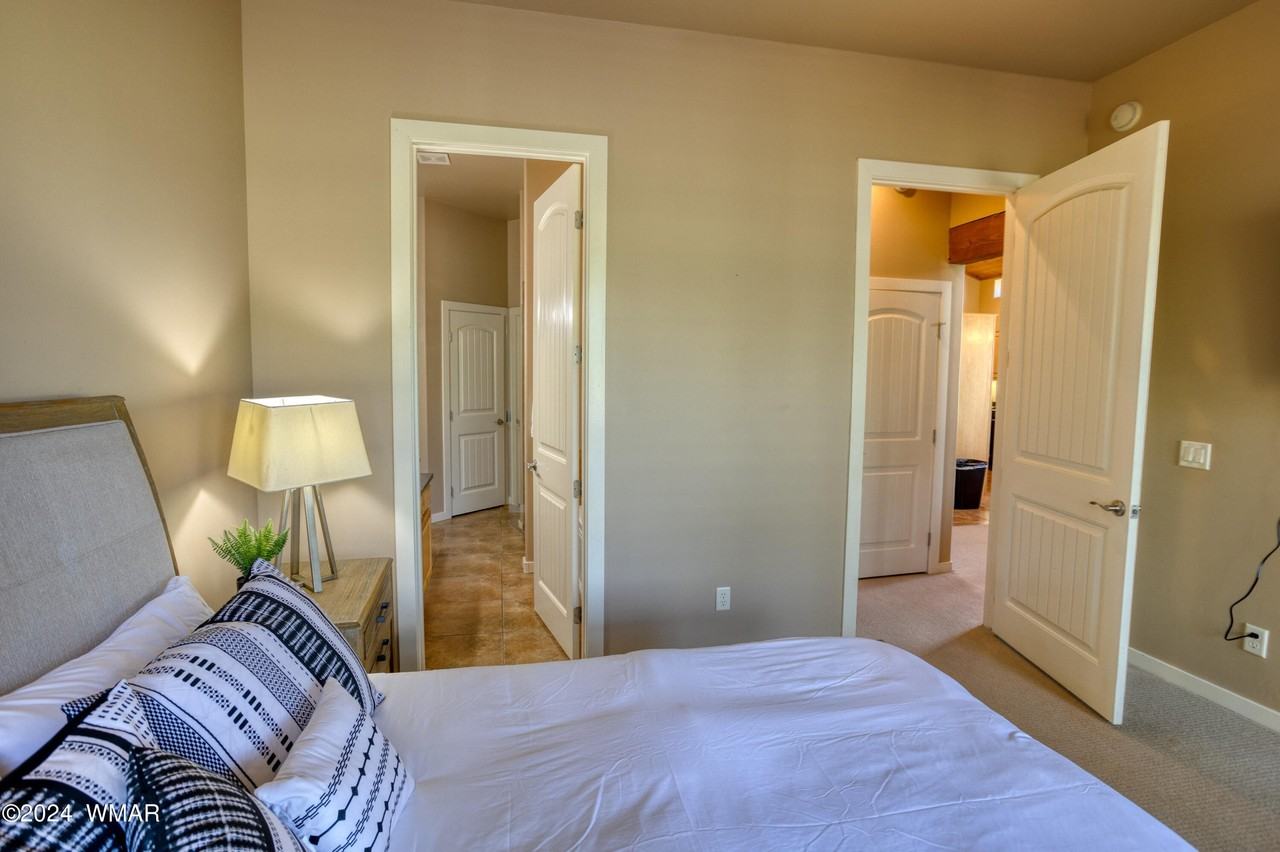 1400 W Navajo Ln Unit 18 #18 - Photo 4 of 14