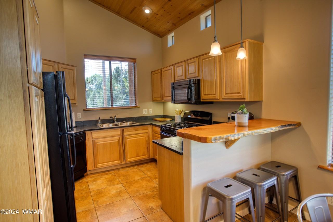 1400 W Navajo Ln Unit 18 #18 - Photo 6 of 14