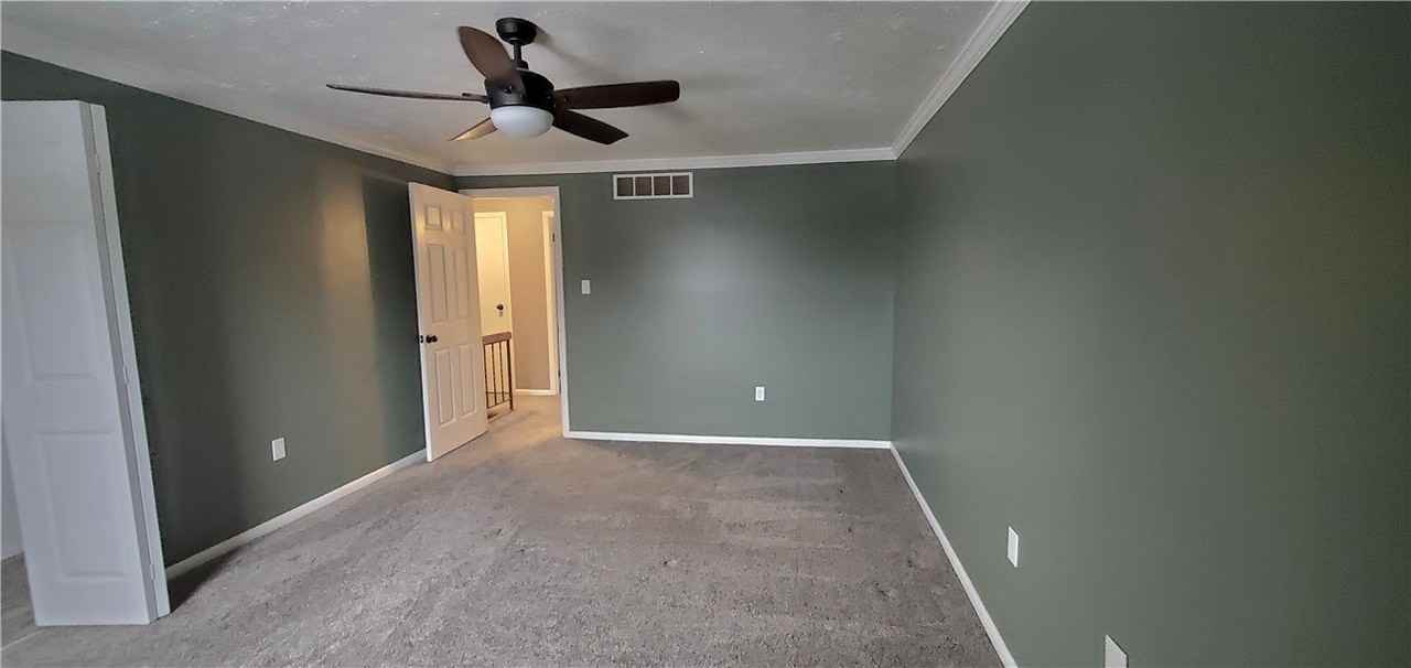 711 Newton Sq - Photo 7 of 16