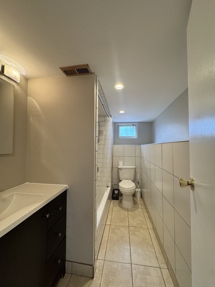 259 E Kelsey Ave - Photo 4 of 9