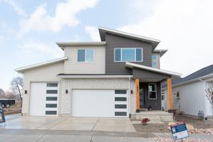 featured image of 1802 W Drake Ln