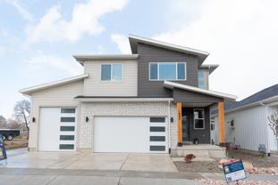 1802 W Drake Ln - Photo 1 of 1