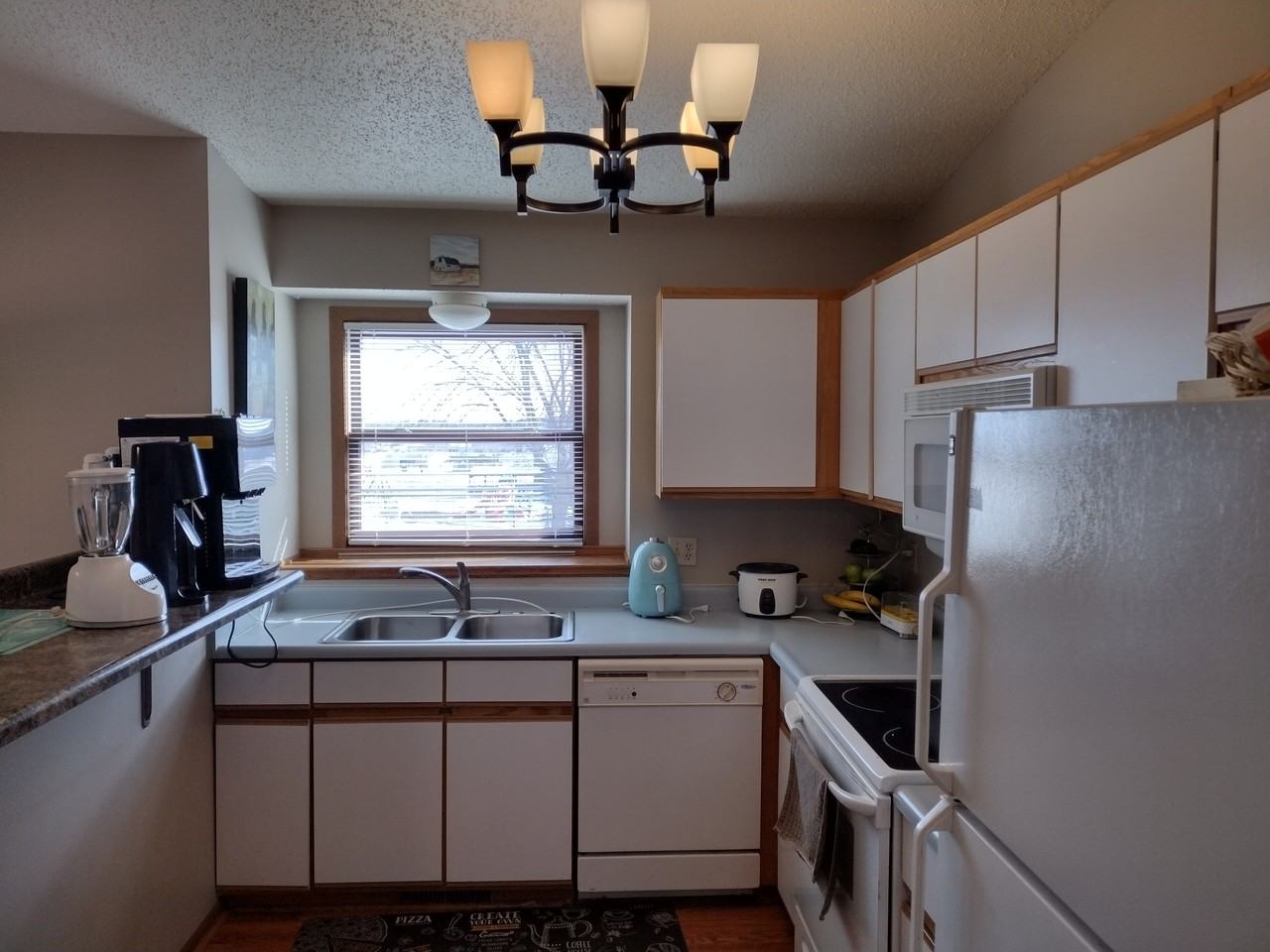 2229 9th St - Photo 2 of 17