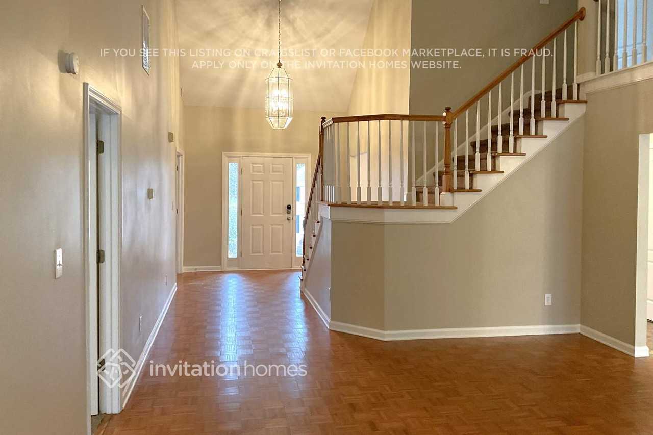 2475 Harbin Springs Cv - Photo 2 of 8