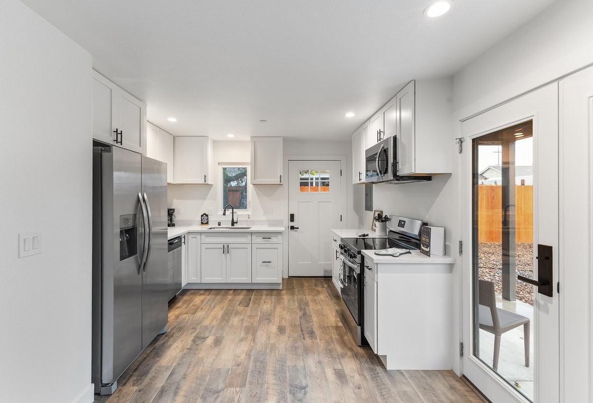 1316 Grand Ave #A - Photo 6 of 9