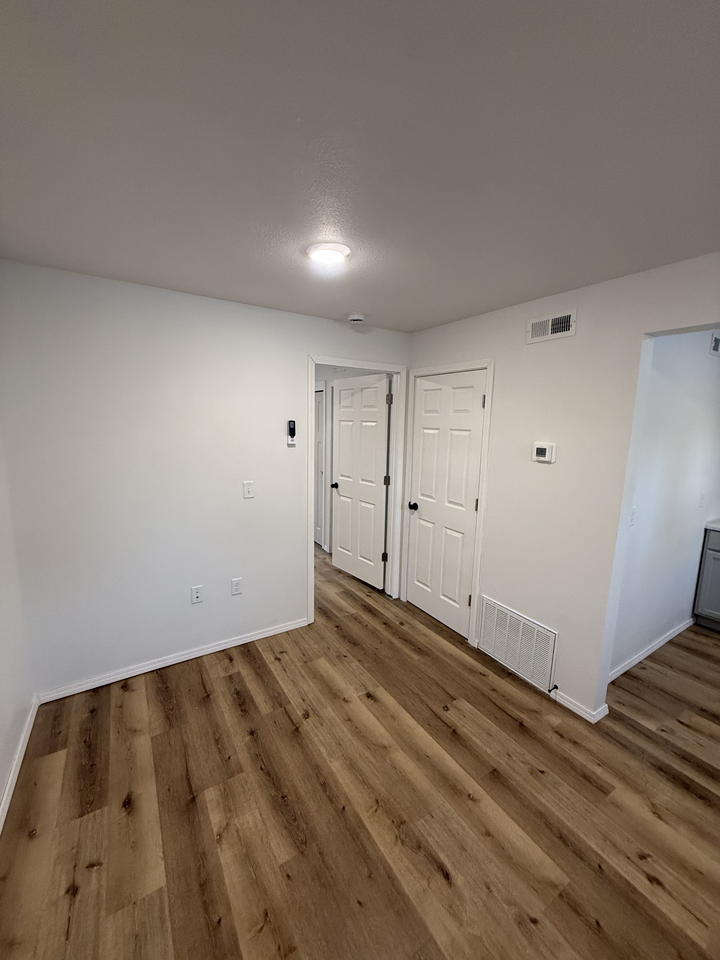 323 Seward Ave #1 - Photo 5 of 12