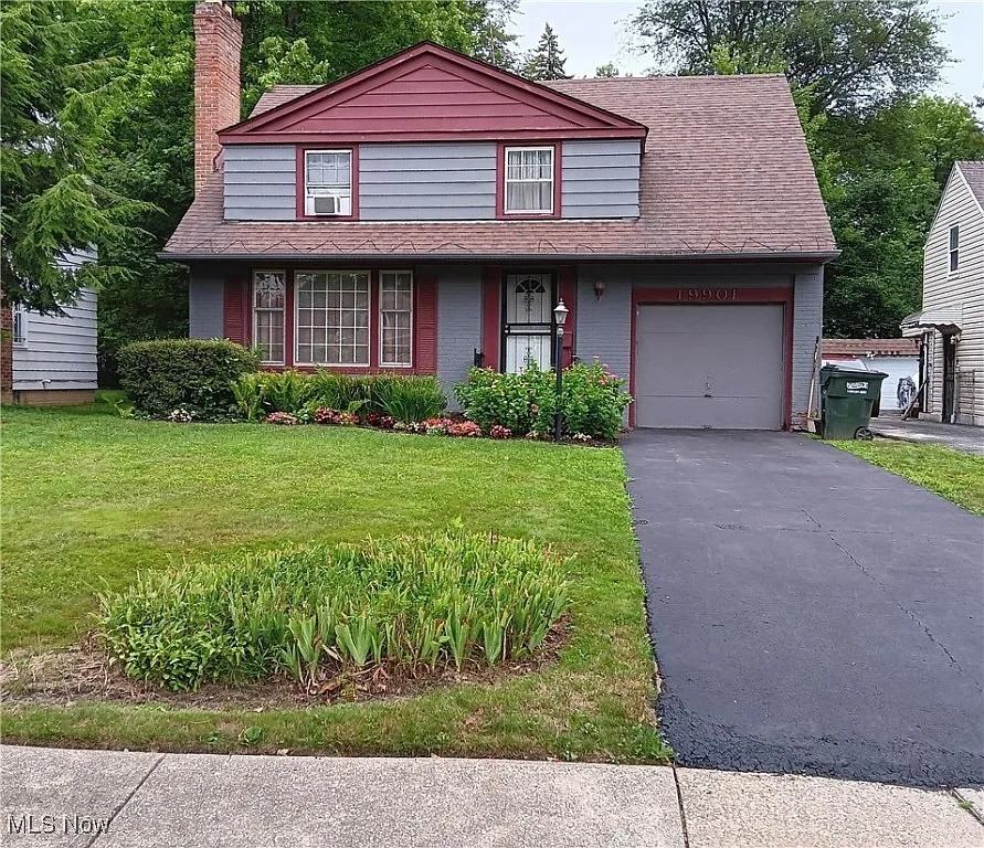 19901 Lanbury Ave - Photo 2 of 12