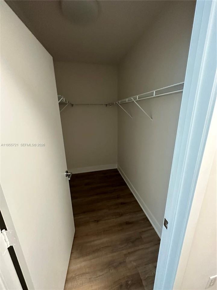 12109 Ne 5th Ave #12109 - Photo 2 of 15