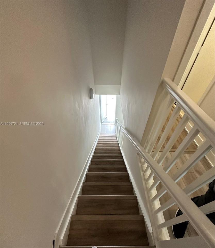 12109 Ne 5th Ave #12109 - Photo 6 of 15