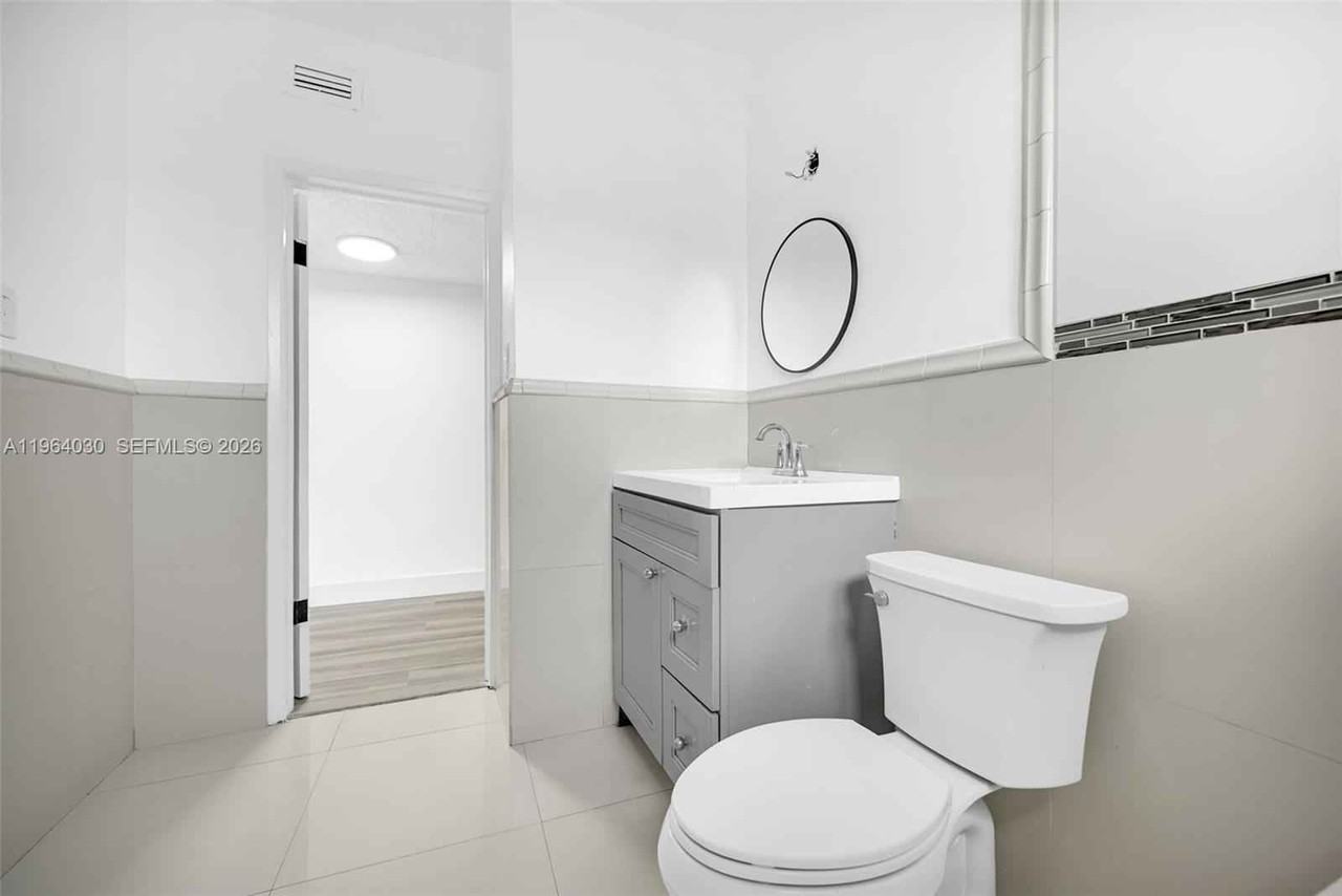 1391 Nw 102nd St - Photo 6 of 33