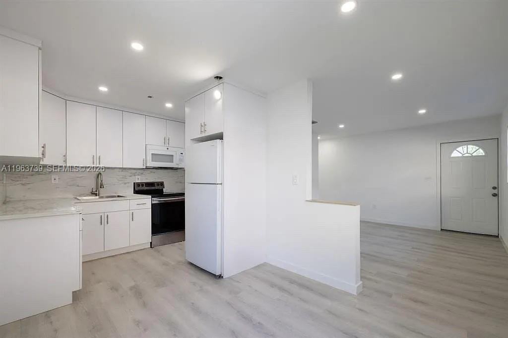 1555 Nw 34th St #1555 - Photo 2 of 8