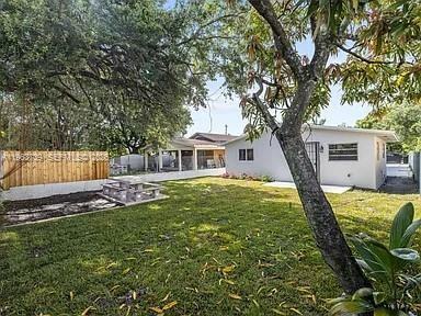 1555 Nw 34th St #1555 - Photo 3 of 8