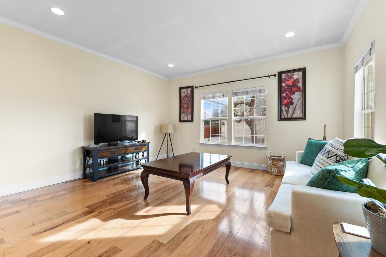 600 Greeneich Pl - Photo 2 of 17