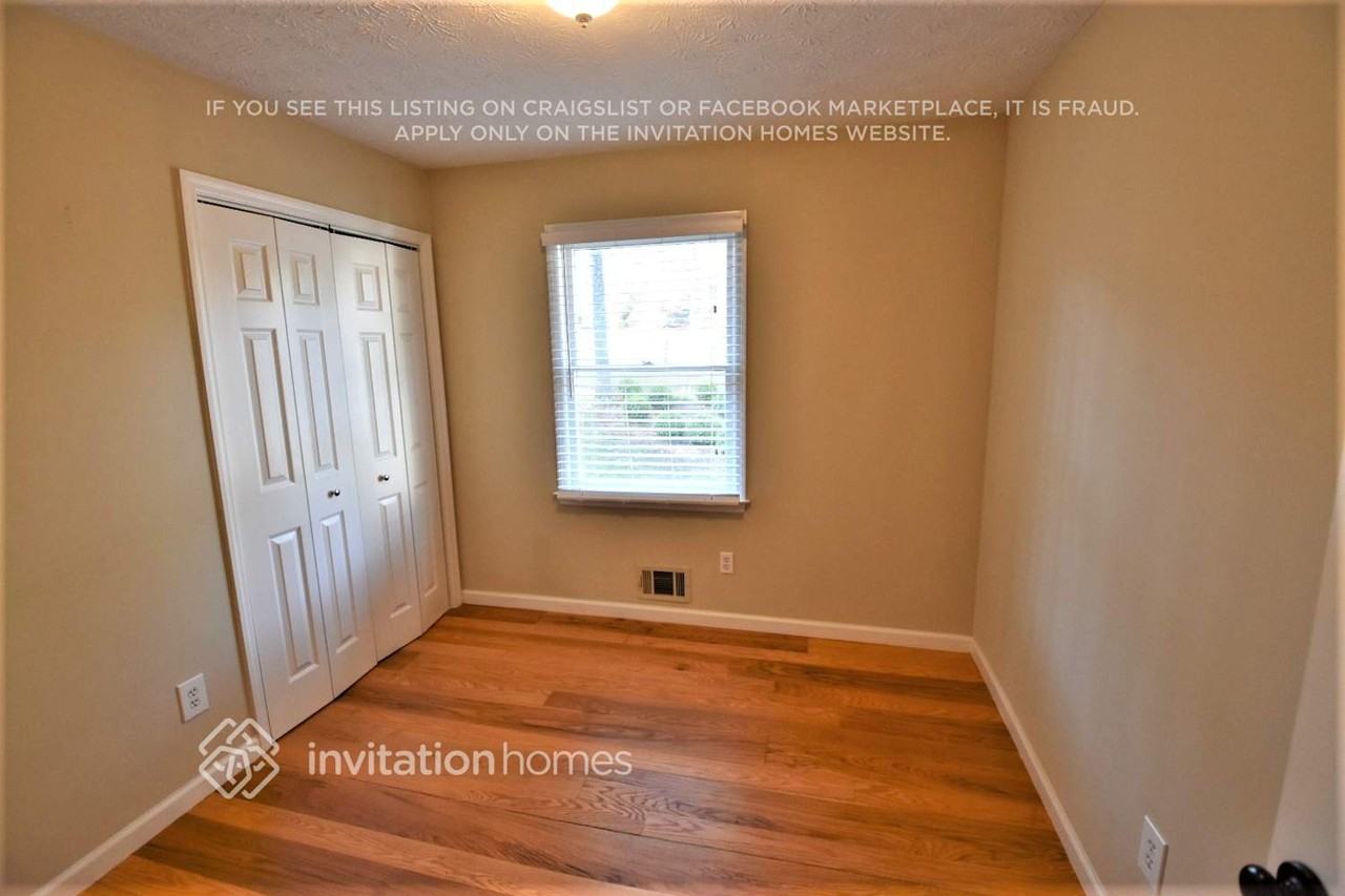 695 Bankshire Dr - Photo 3 of 6