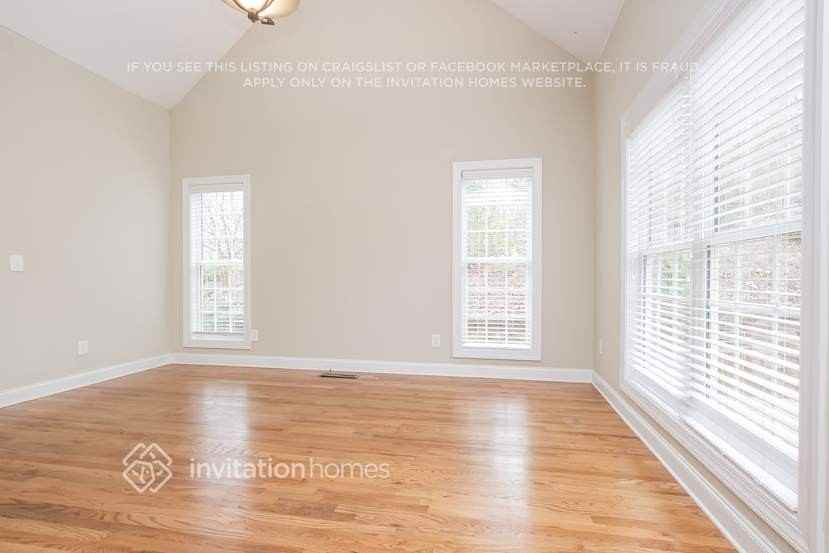 5253 Monarch Dr - Photo 3 of 20