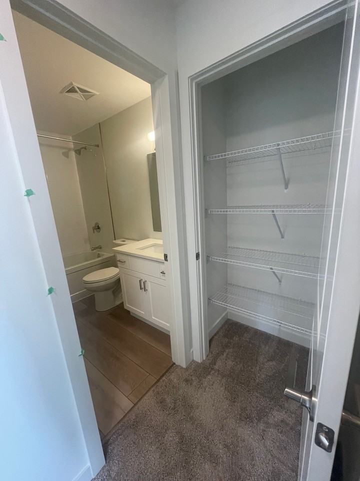 824 Woolwich Street - Photo 4 of 14