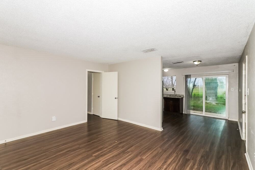 7218 Wren Cir - Photo 4 of 16