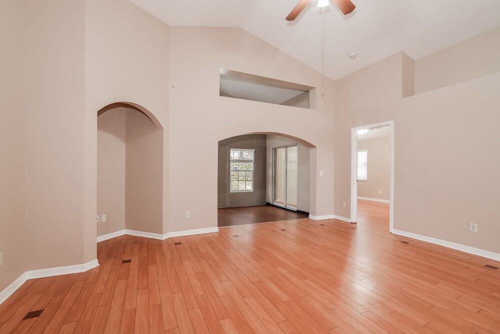 10500 Mira Lago Ln - Photo 4 of 16