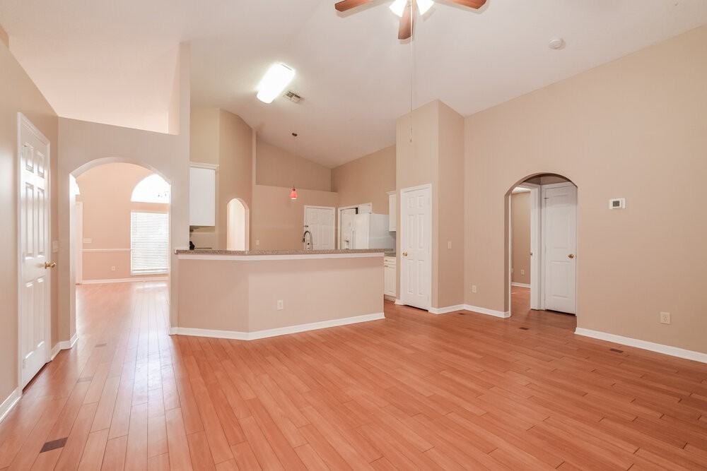 10500 Mira Lago Ln - Photo 5 of 16