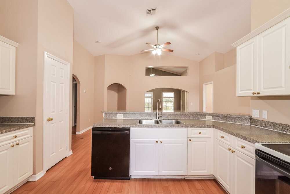 10500 Mira Lago Ln - Photo 7 of 16